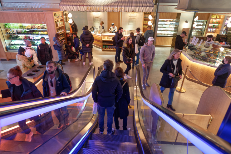 The Seaport’s Tin Building, a two-floor food-and-drink destination, was among the most prominent of the 154 stores that opened Downtown in 2022. Eating and drinking establishments accounted for most of the new ground-floor businesses. Photo: Carl Glassman/Tribeca Trib